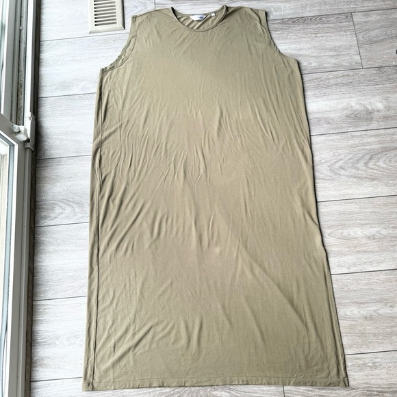 Lost in Layers Relaxed Bamboo Rayon Sleeveless Maxi Dress Handmade in Canada - Picture 4 of 15